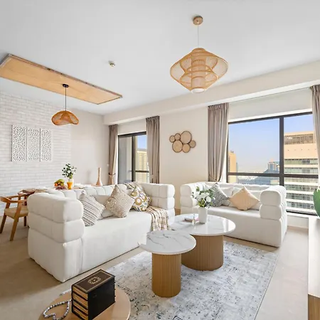 Aesthetic Beach Apartment , Sleeps 6, Pool, Gym & Waterfront Views Dubaï Extérieur photo