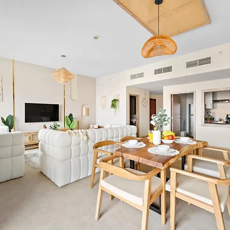 Aesthetic Beach Apartment , Sleeps 6, Pool, Gym & Waterfront Views Dubaï Extérieur photo