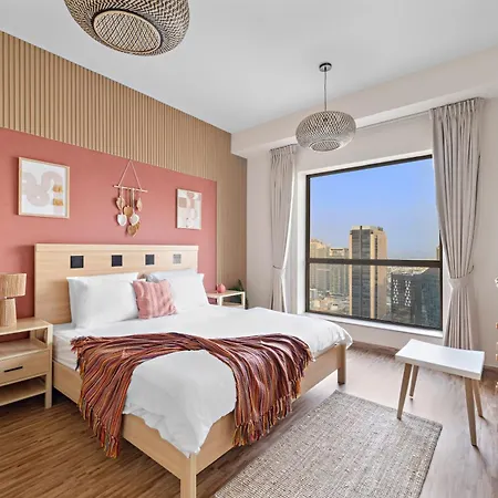 Aesthetic Beach Apartment , Sleeps 6, Pool, Gym & Waterfront Views Dubaï Extérieur photo