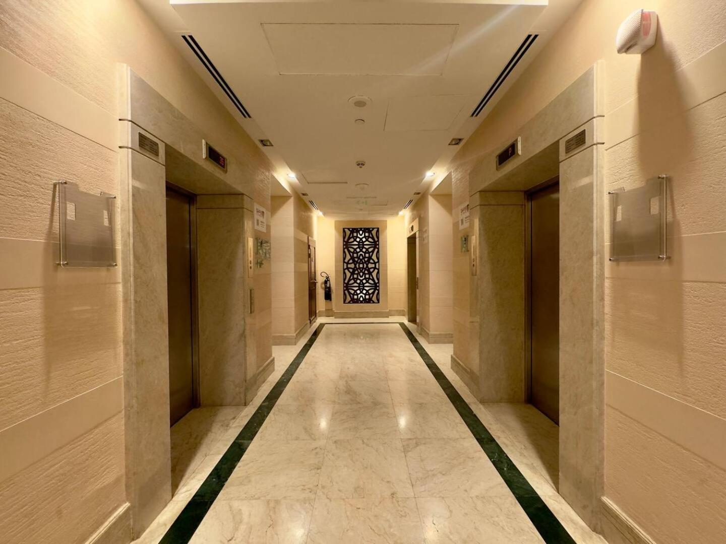 Ferienhaus Aesthetic , Sleeps 6, Pool, Gym & Waterfront Views Dubai