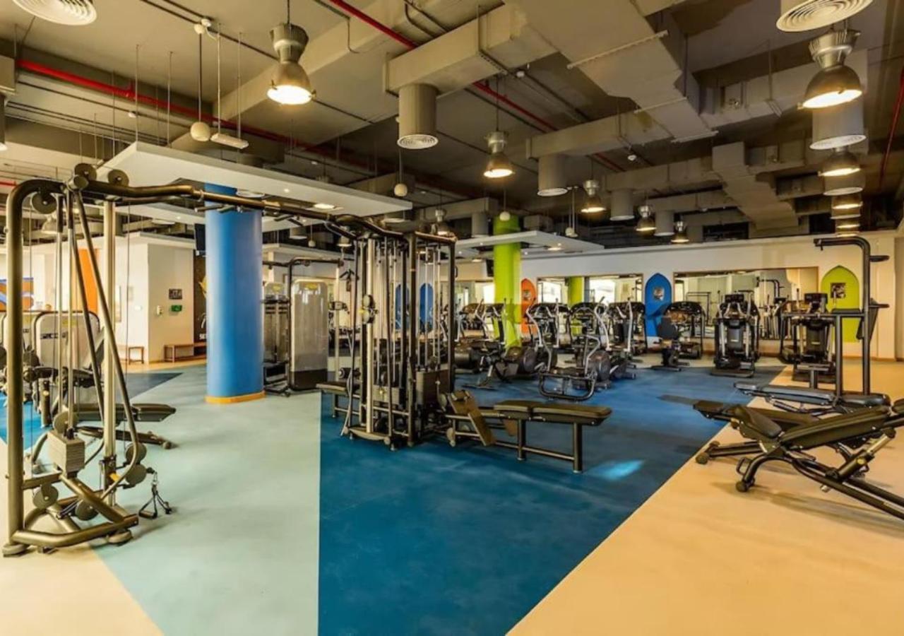 Ferienhaus Aesthetic , Sleeps 6, Pool, Gym & Waterfront Views Dubai